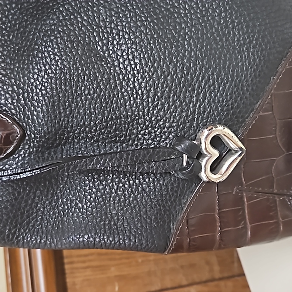 Brighton Vintage Leather Shoulder Bag - Picture 5 of 17